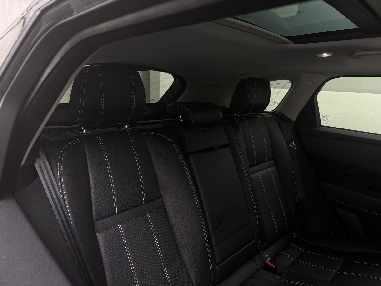 Thumbnail: 2020 Land Rover Range Rover Velar - 6