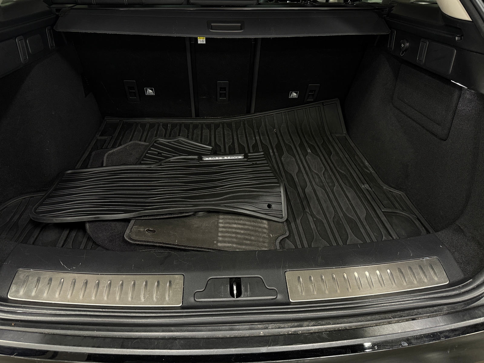 Thumbnail: 2020 Land Rover Range Rover Velar - 7