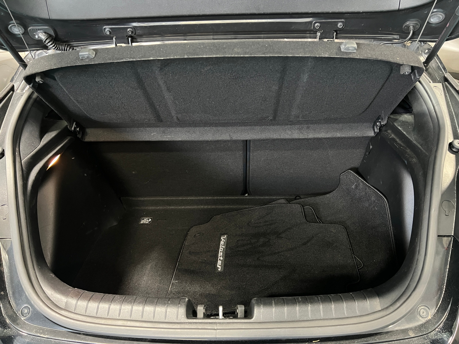 Thumbnail: 2019 Hyundai Veloster - 7