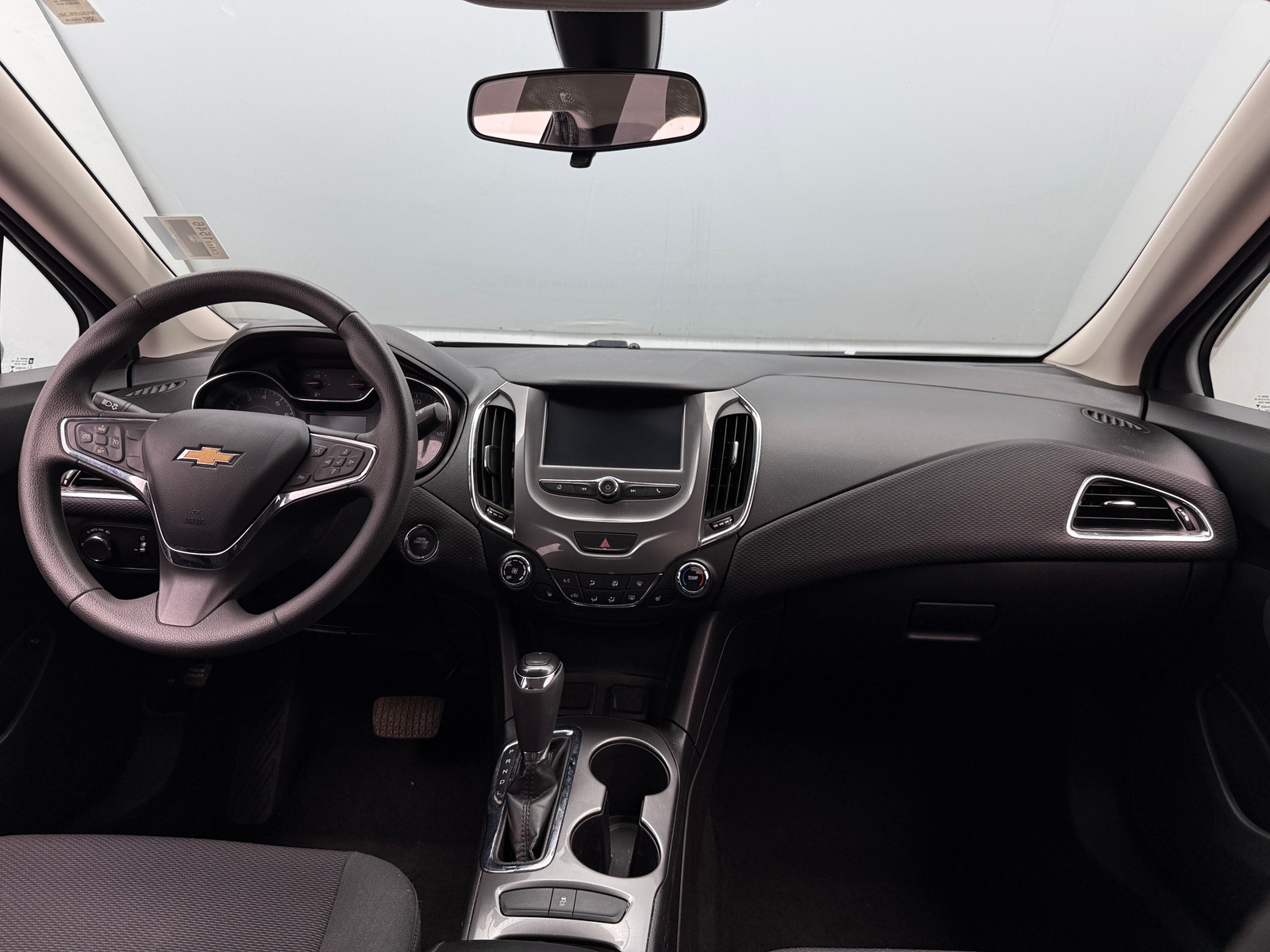 Thumbnail: 2017 Chevrolet Cruze - 3