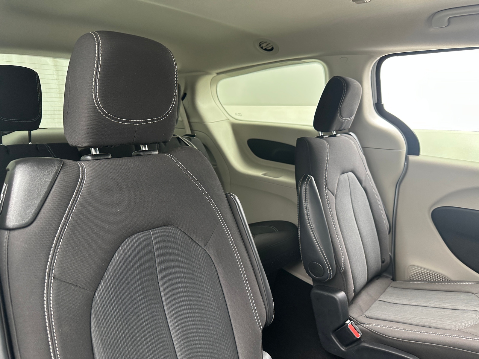 Thumbnail: 2024 Chrysler Voyager - 6