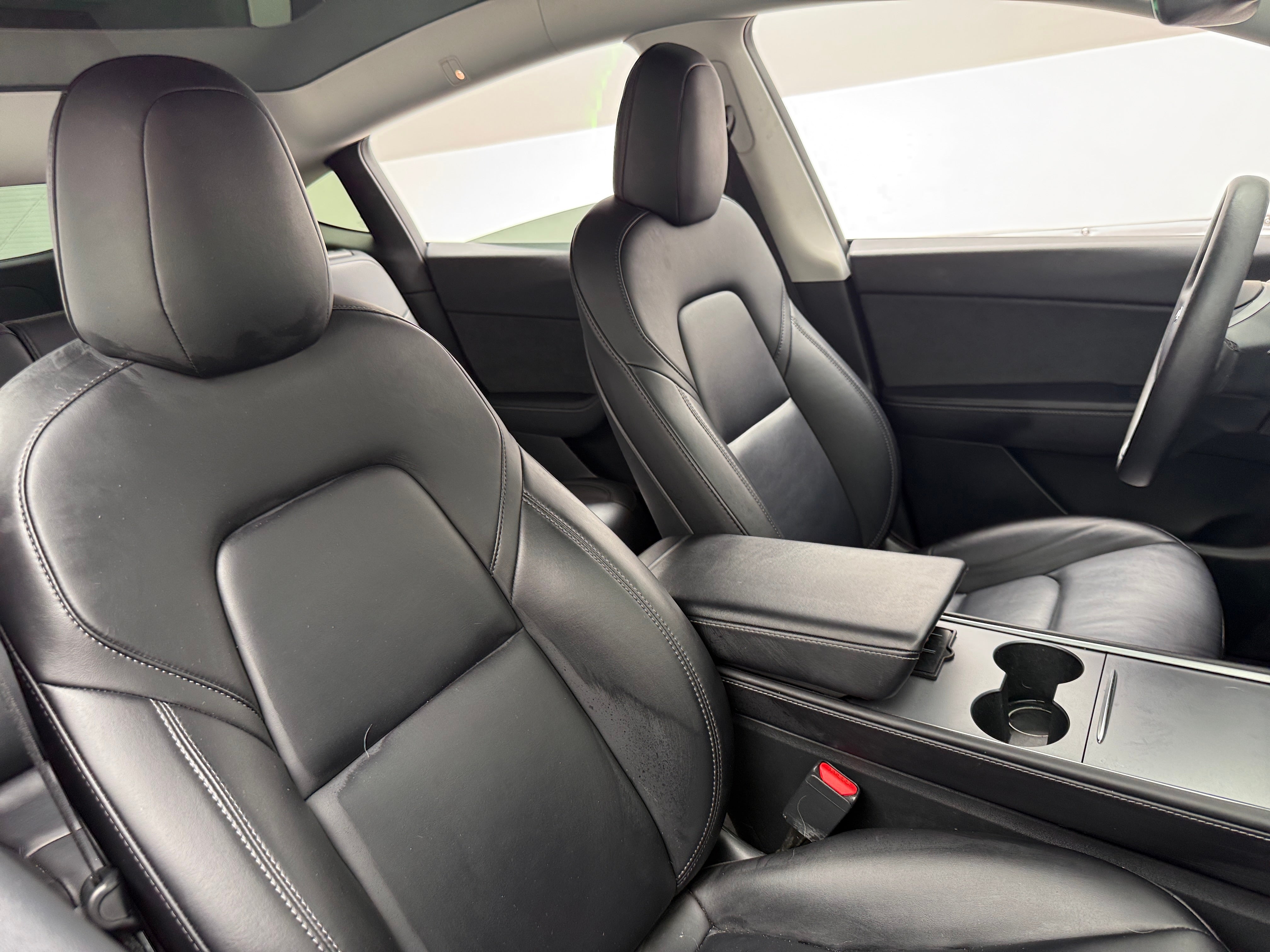 Used 2022 Tesla Model Y Long Range with VIN 7SAYGDEE8NF342219 for sale in Oak Creek, WI