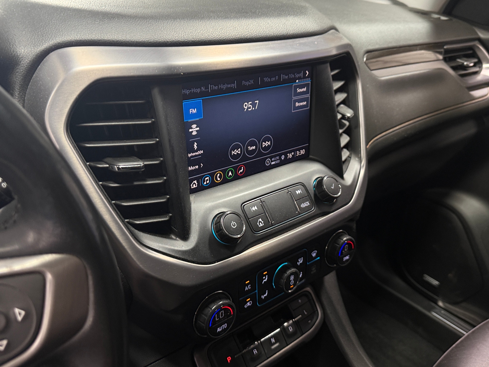 Thumbnail: 2022 GMC Acadia - 3