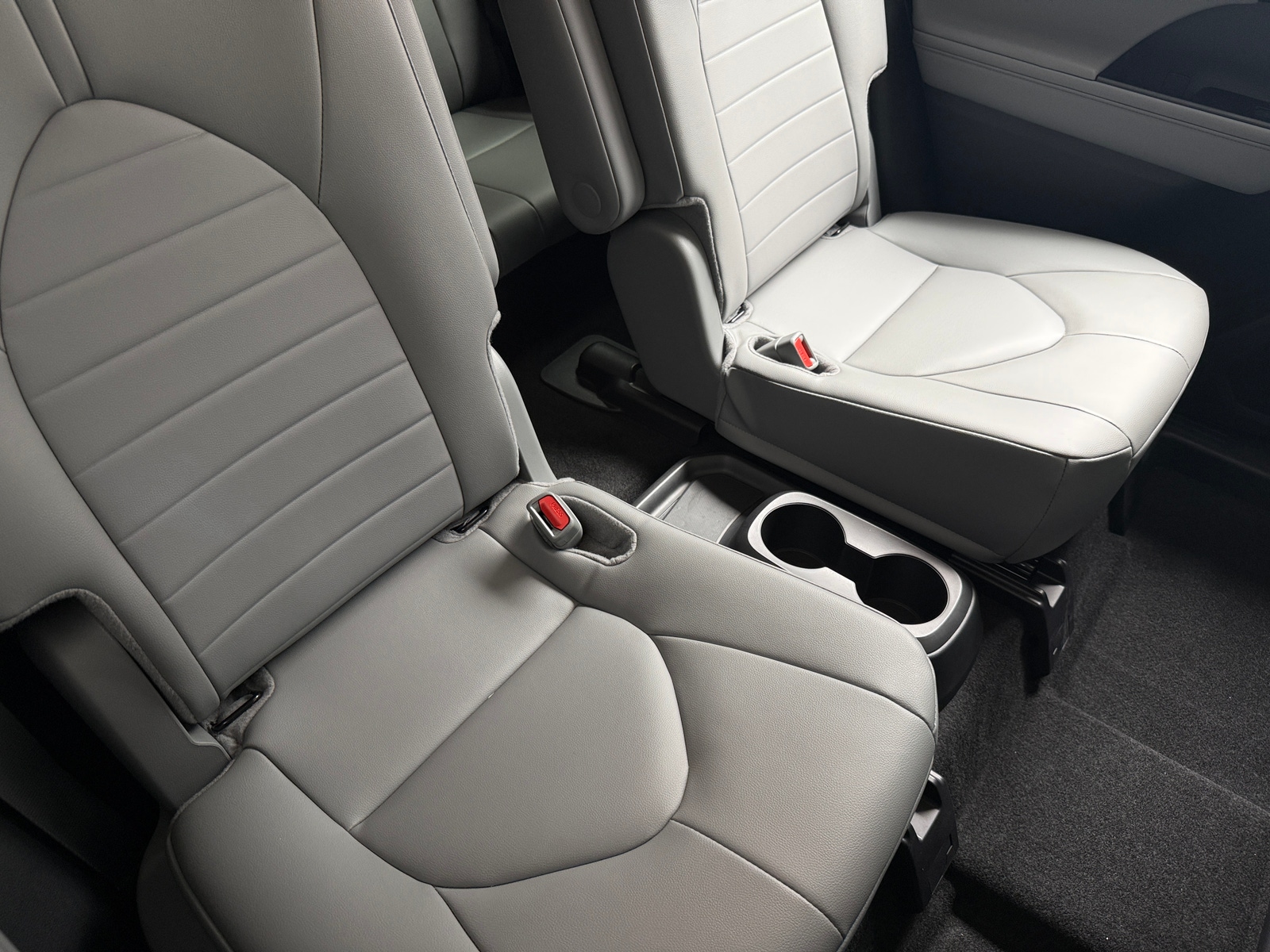 Thumbnail: 2026 Toyota Highlander - 6