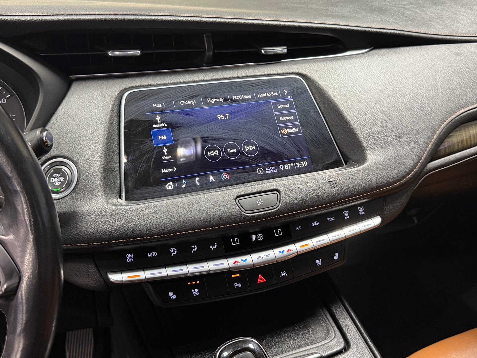 Thumbnail: 2020 Cadillac XT4 - 3