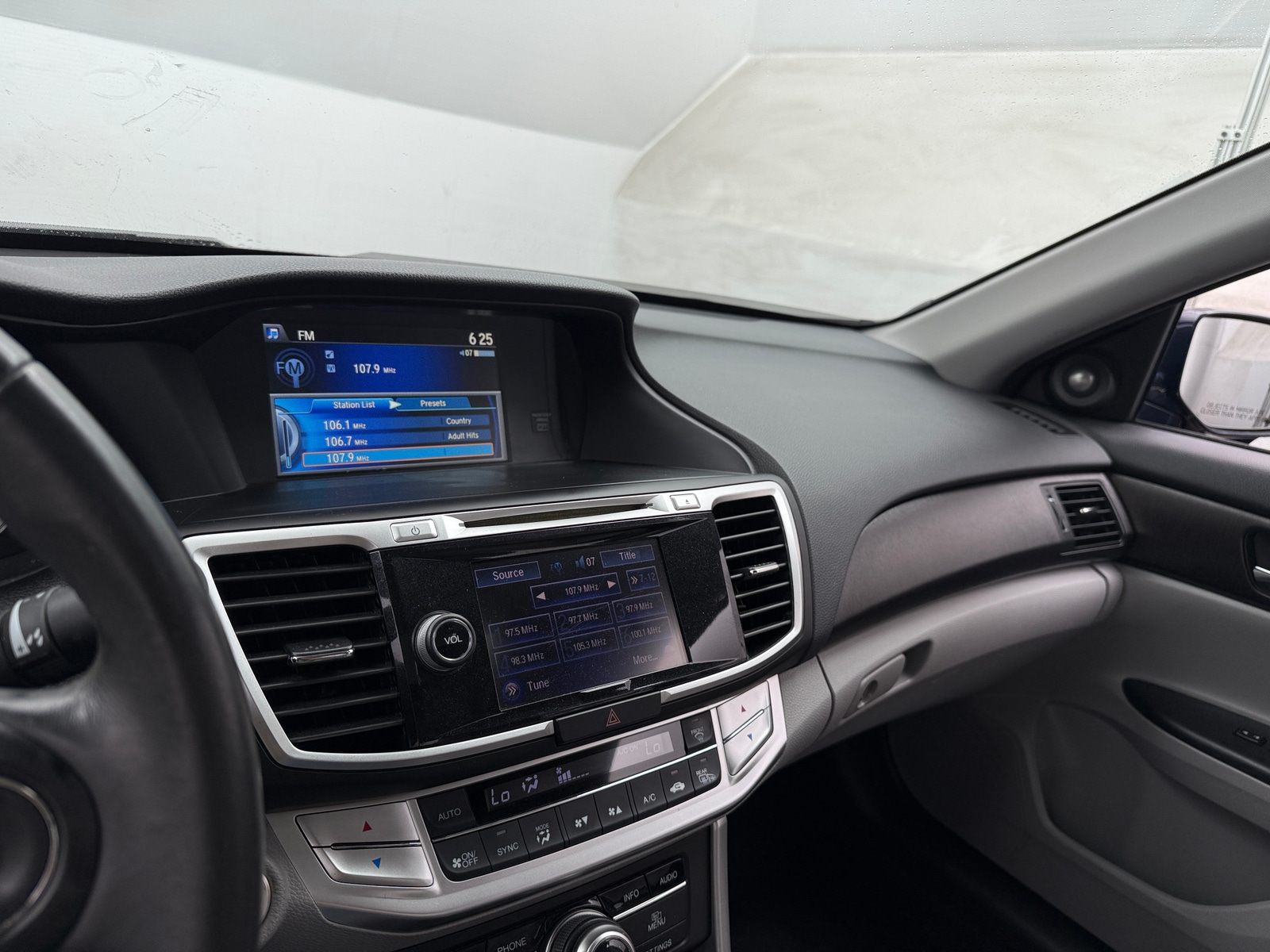 Thumbnail: 2015 Honda Accord - 4