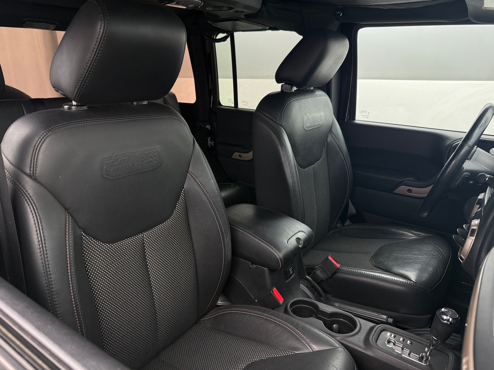 Thumbnail: 2016 Jeep Wrangler - 2