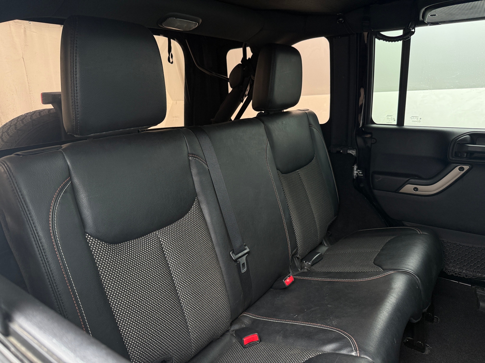 Thumbnail: 2016 Jeep Wrangler - 6
