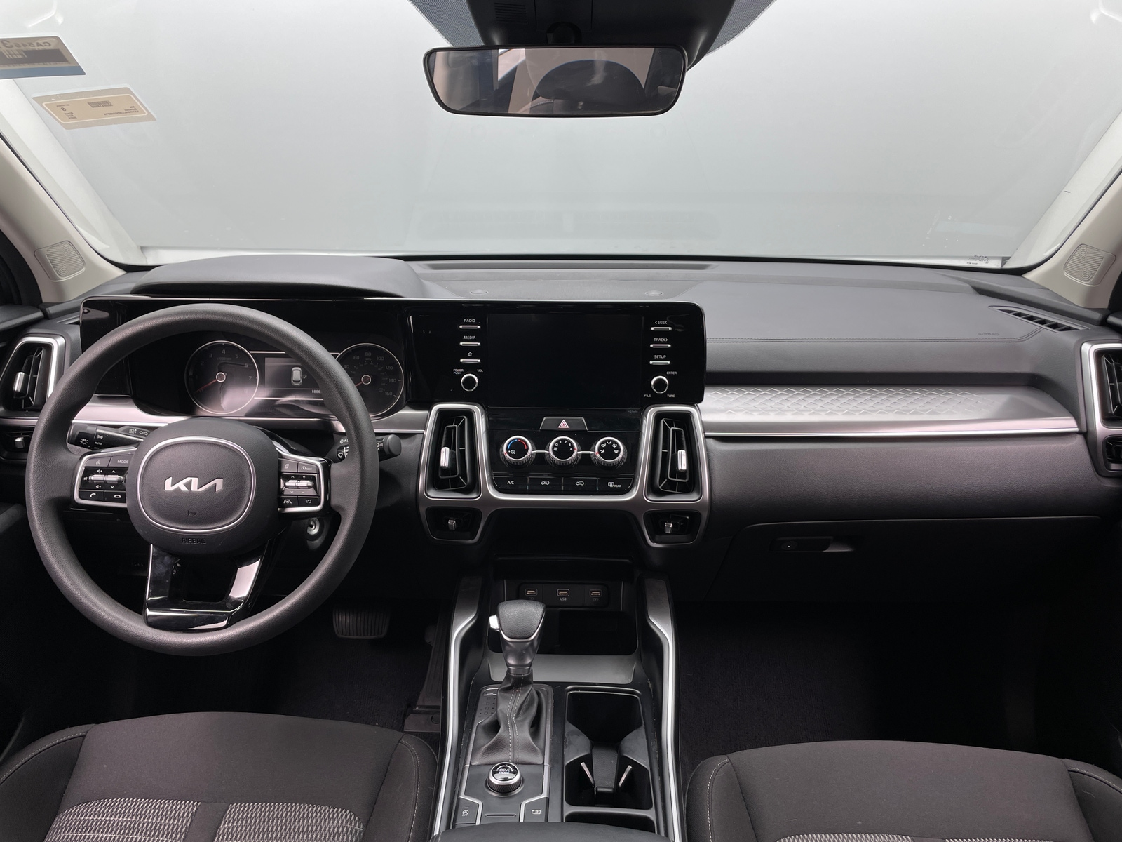 Thumbnail: 2023 Kia Sorento - 3