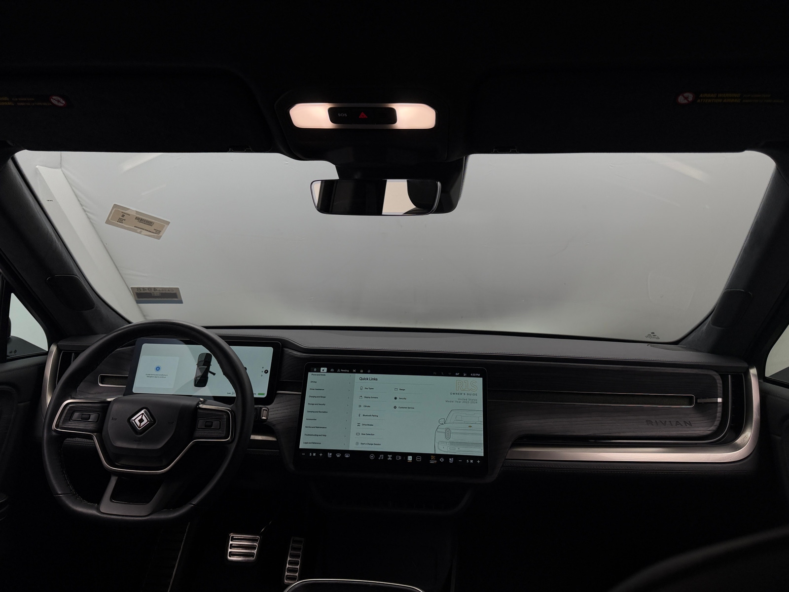 Thumbnail: 2023 Rivian R1S - 2