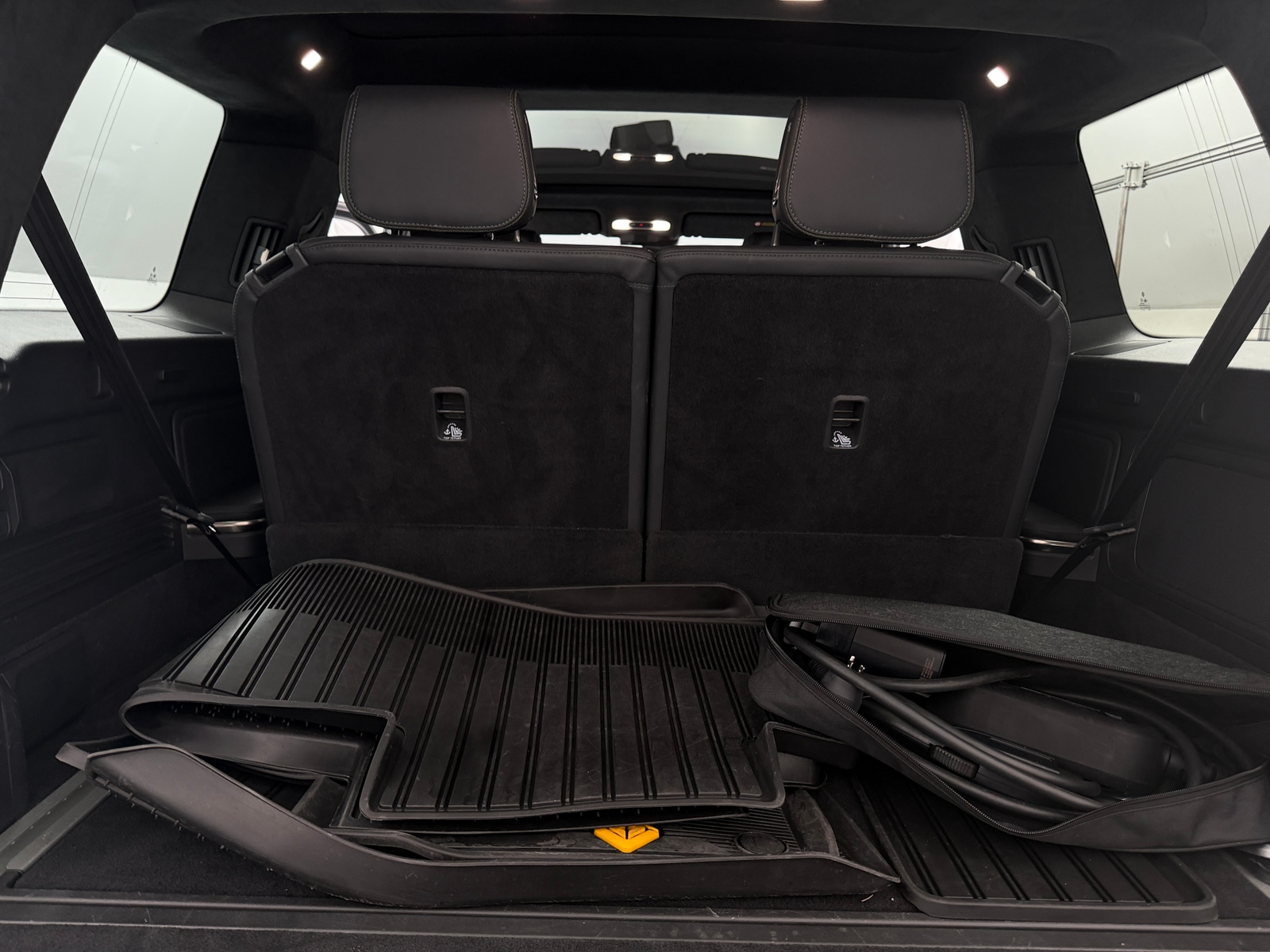 Thumbnail: 2023 Rivian R1S - 6