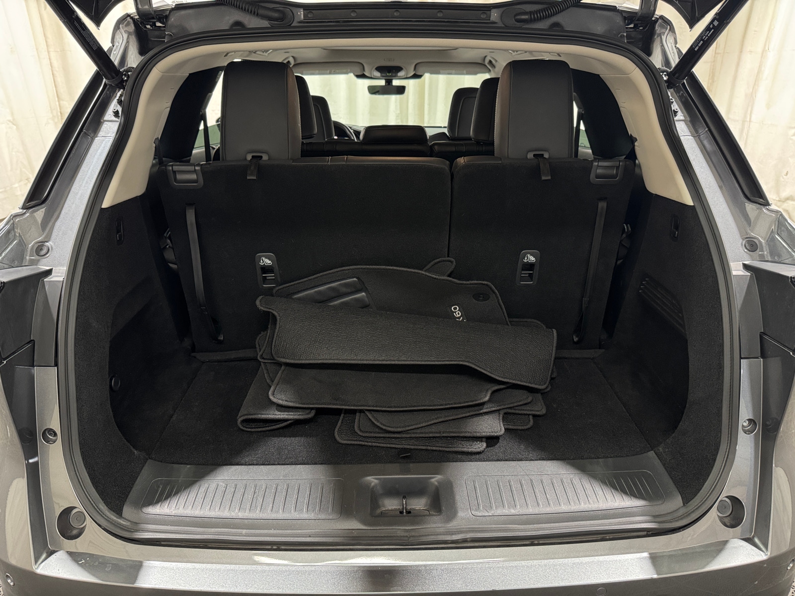 Thumbnail: 2026 INFINITI QX60 - 6