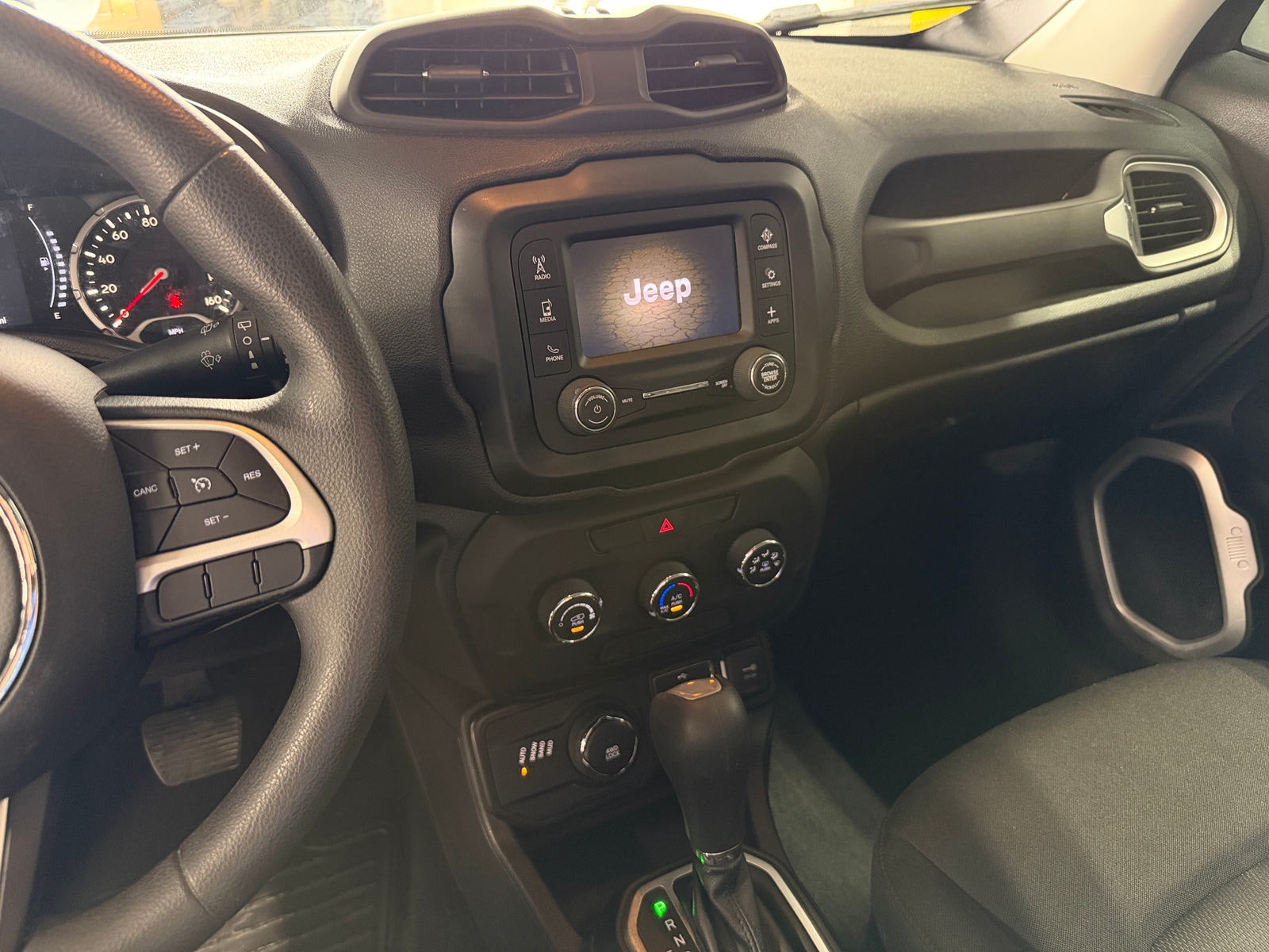 Thumbnail: 2019 Jeep Renegade - 4