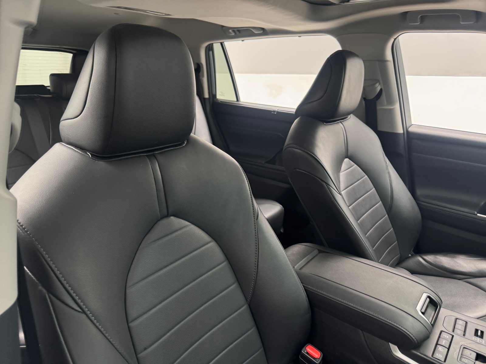 Thumbnail: 2021 Toyota Highlander - 2