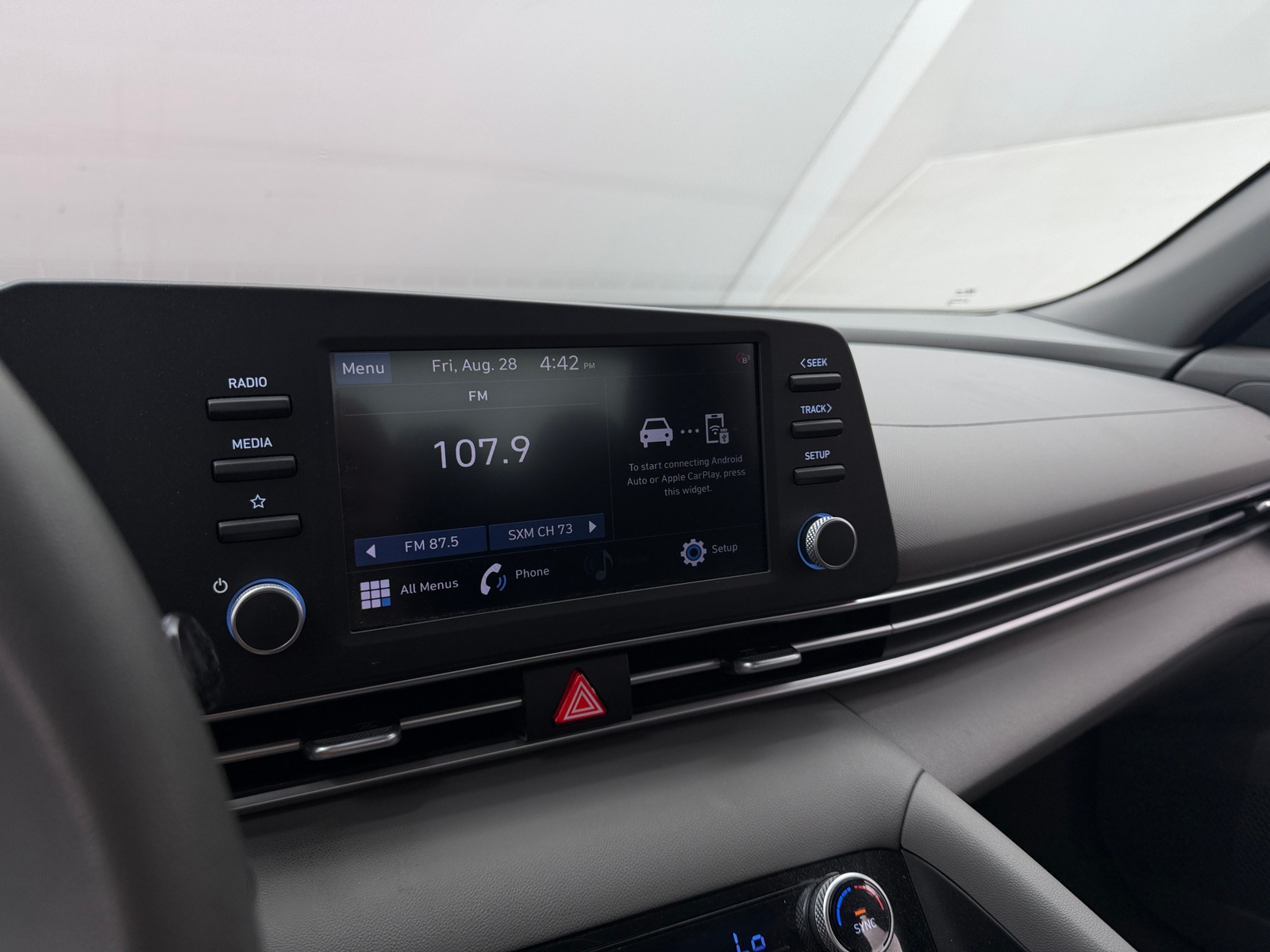 Thumbnail: 2023 Hyundai Elantra - 4