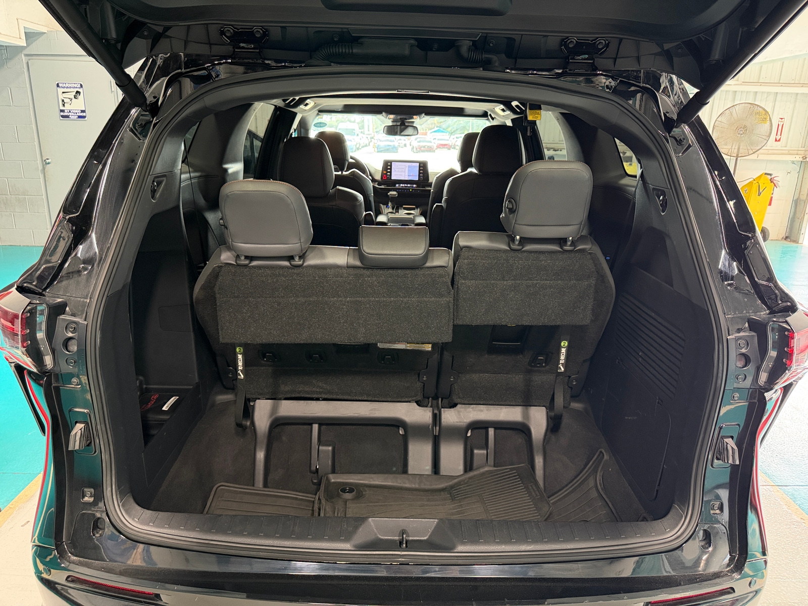 Thumbnail: 2024 Toyota Sienna - 6