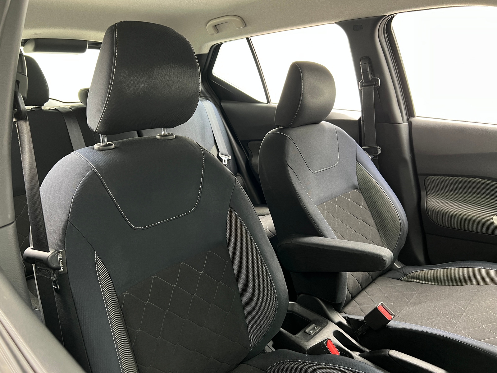 Thumbnail: 2018 Nissan Kicks - 2