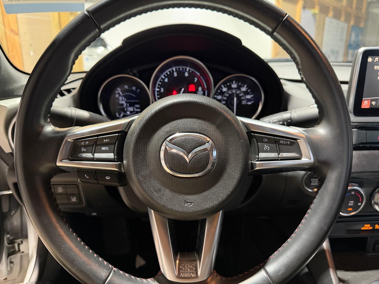 Thumbnail: 2016 Mazda MX-5 Miata - 4