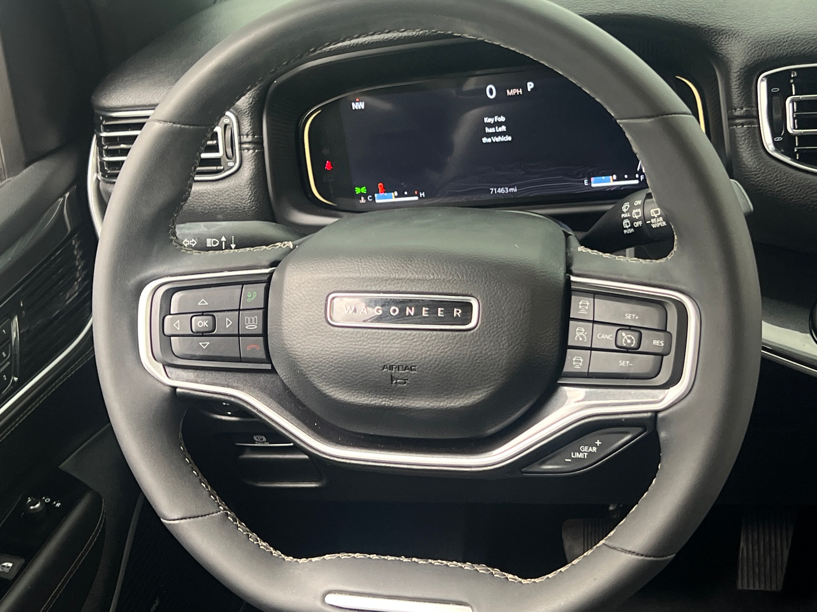 Thumbnail: 2022 Jeep Wagoneer - 4