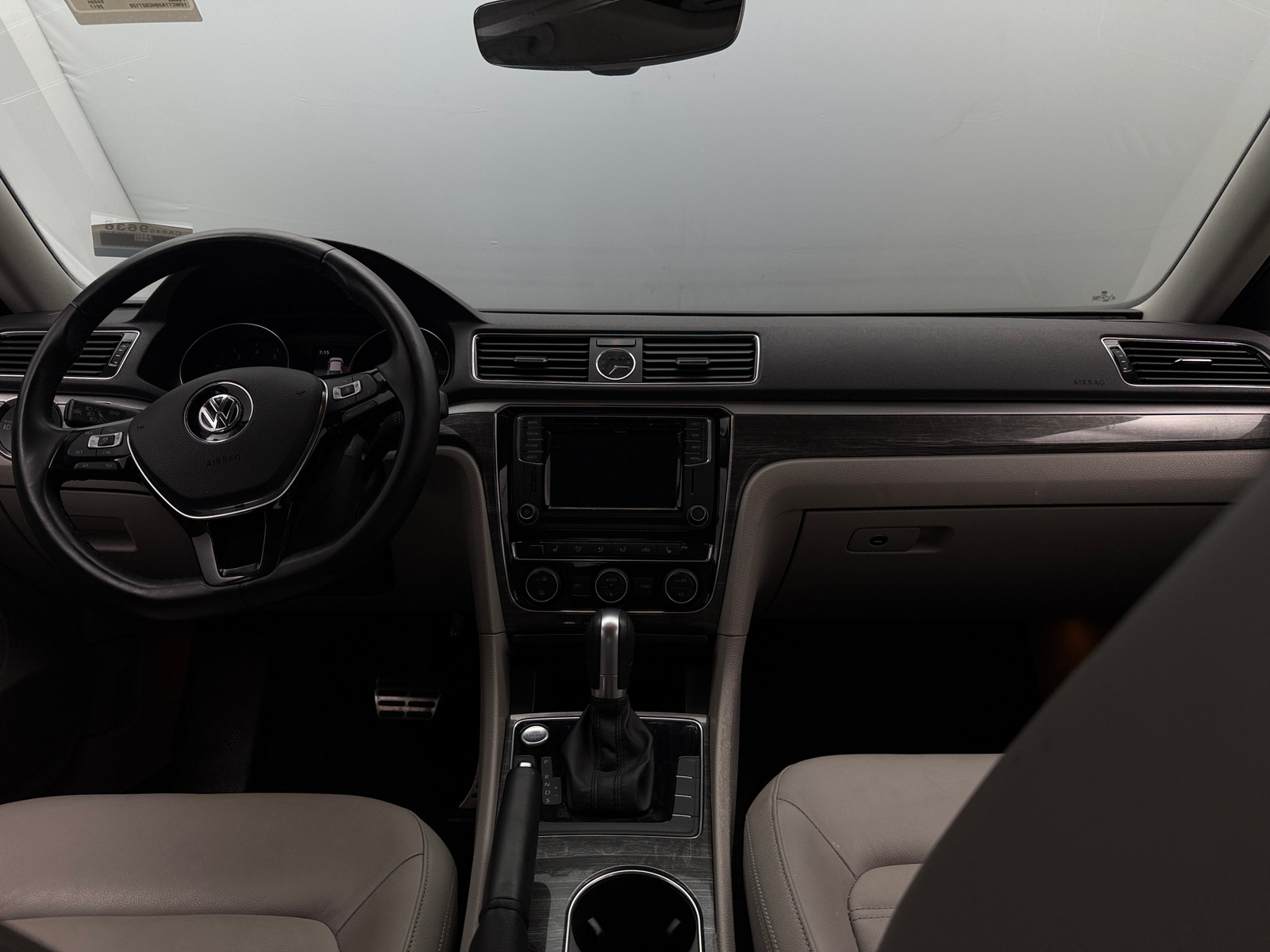 Thumbnail: 2017 Volkswagen Passat - 2