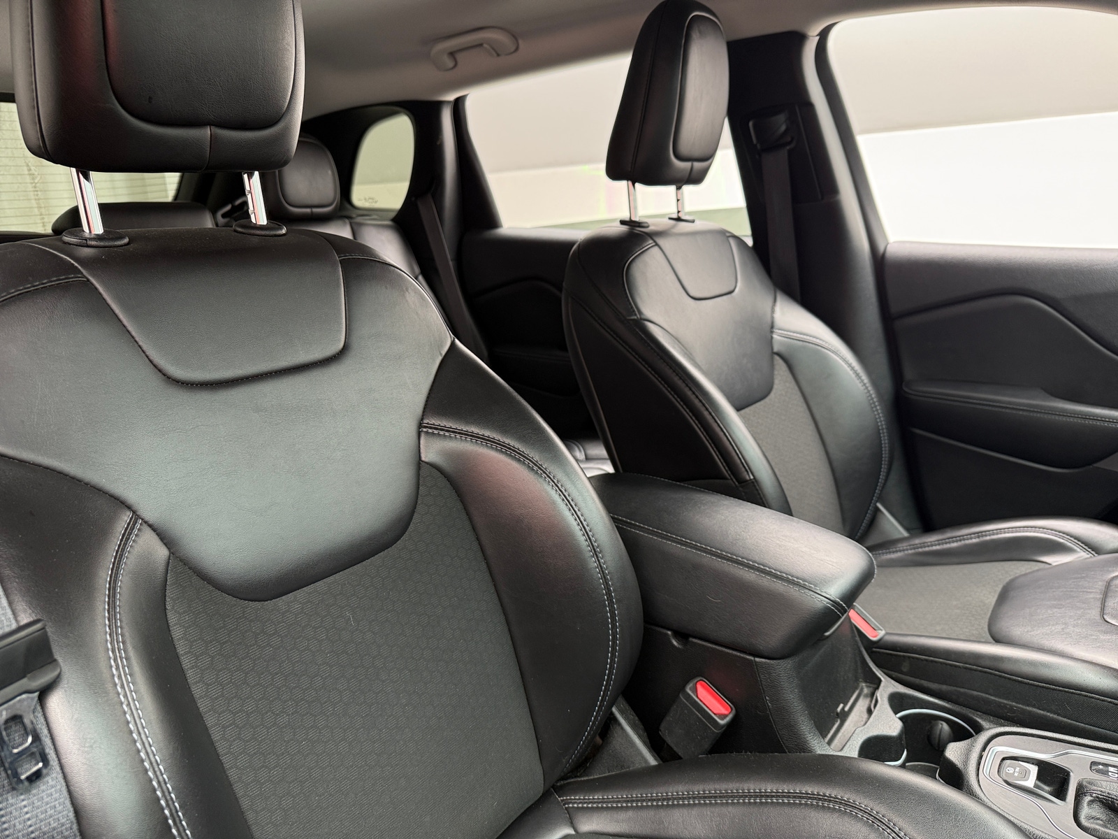 Thumbnail: 2019 Jeep Cherokee - 2