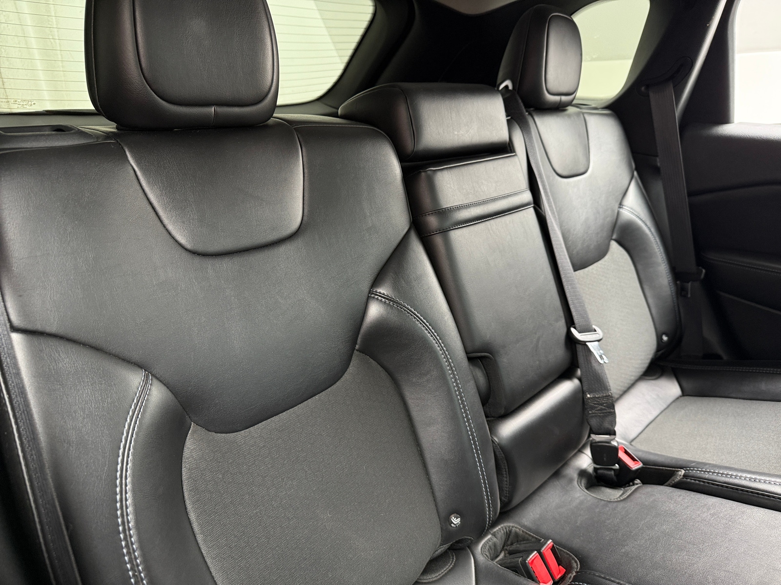 Thumbnail: 2019 Jeep Cherokee - 6