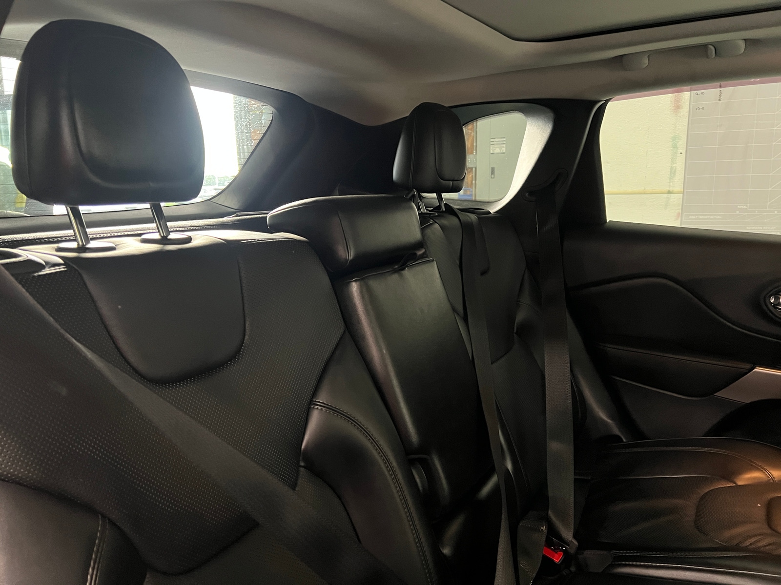 Thumbnail: 2019 Jeep Cherokee - 5