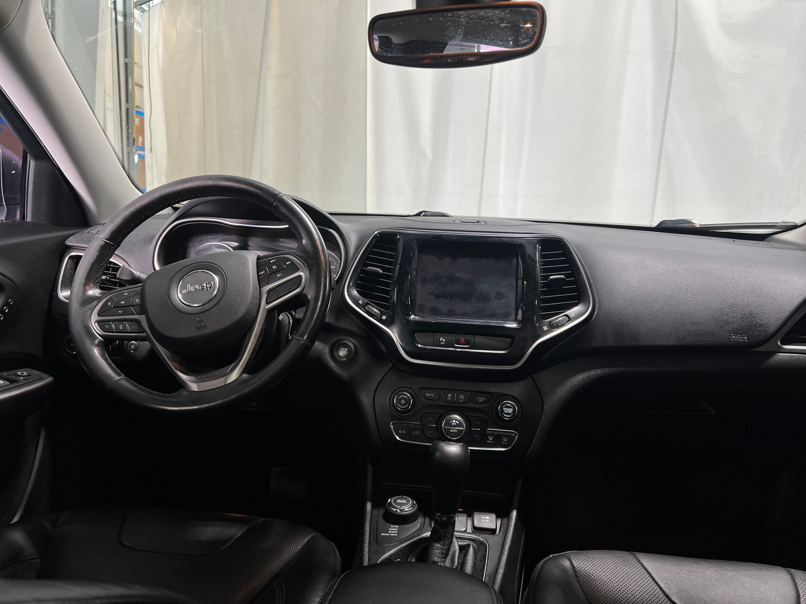 Thumbnail: 2019 Jeep Cherokee - 2