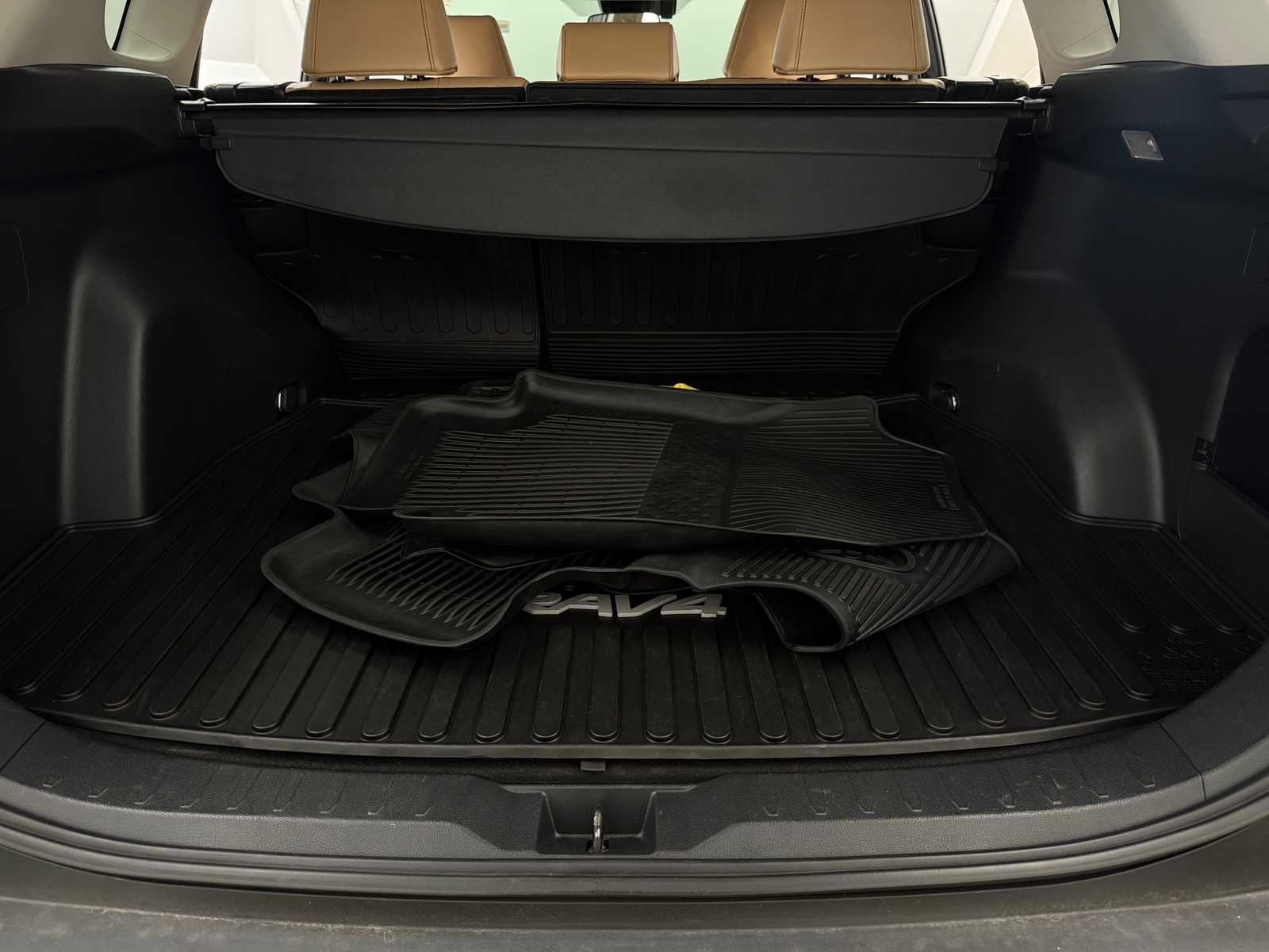 Thumbnail: 2019 Toyota RAV4 - 7