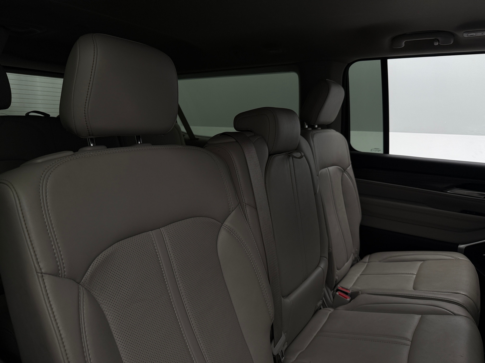 Thumbnail: 2024 Jeep Wagoneer - 5