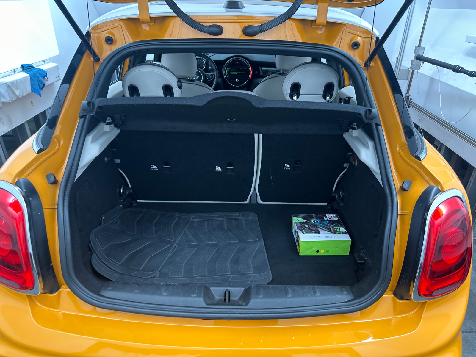 Thumbnail: 2016 MINI Cooper Hardtop - 7