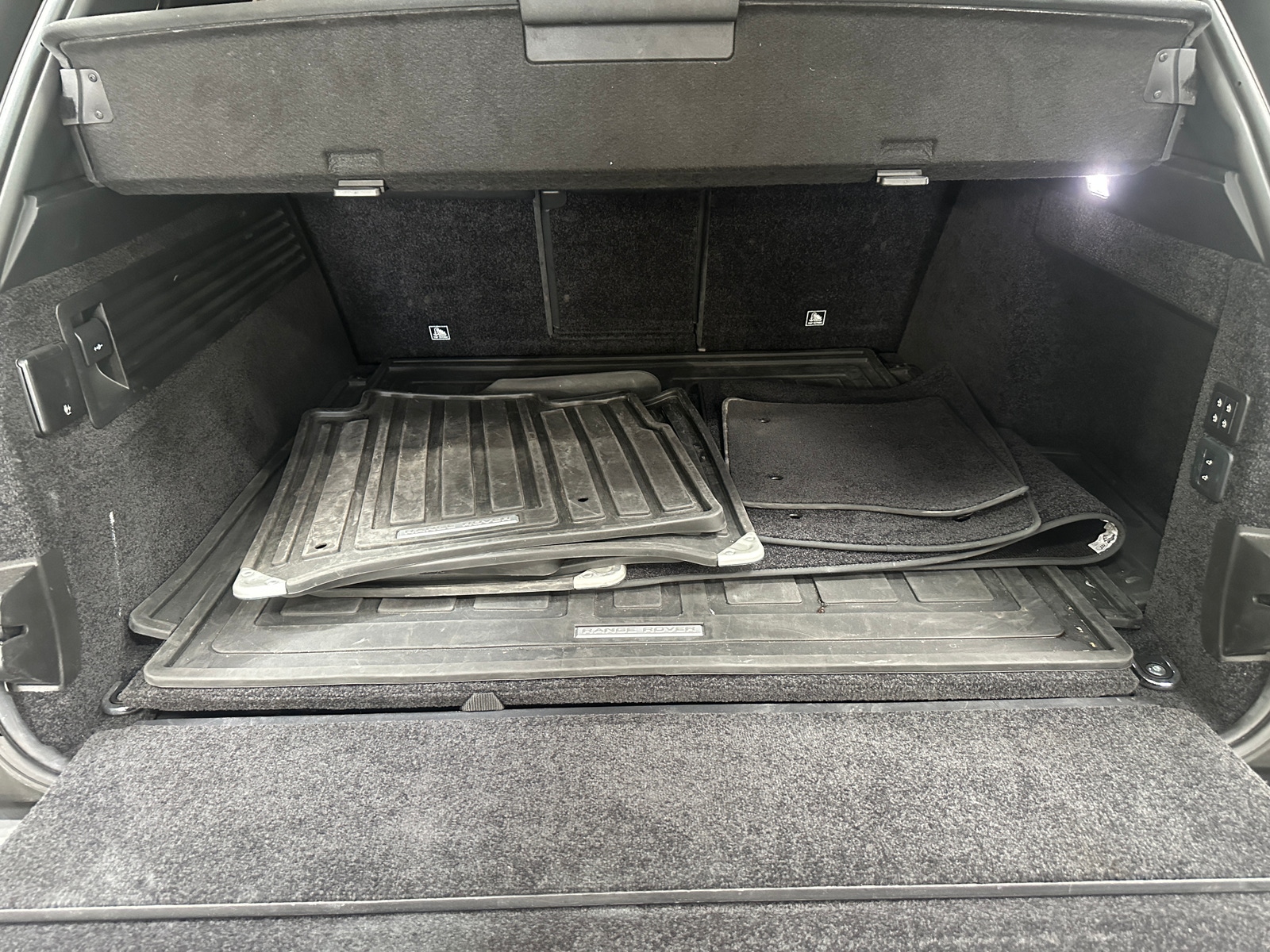 Thumbnail: 2019 Land Rover Range Rover - 6