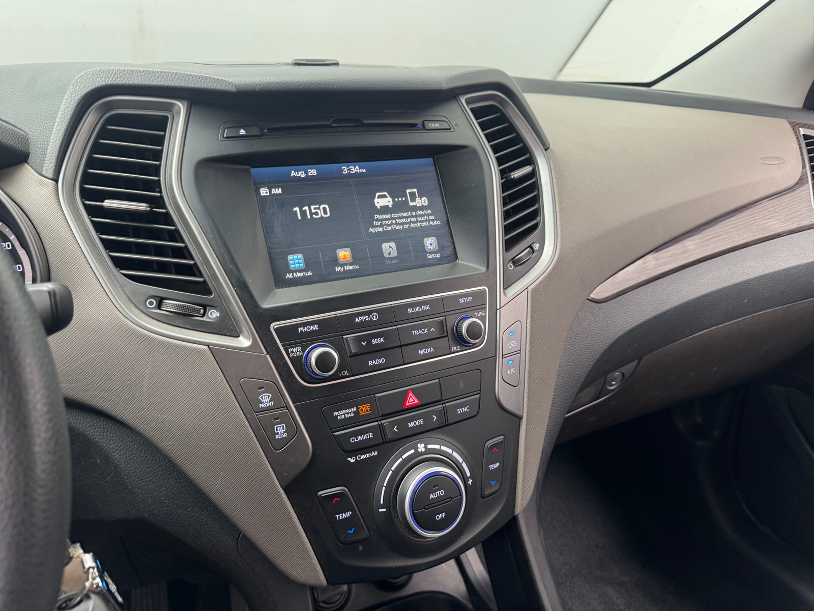 Thumbnail: 2017 Hyundai Santa Fe - 4