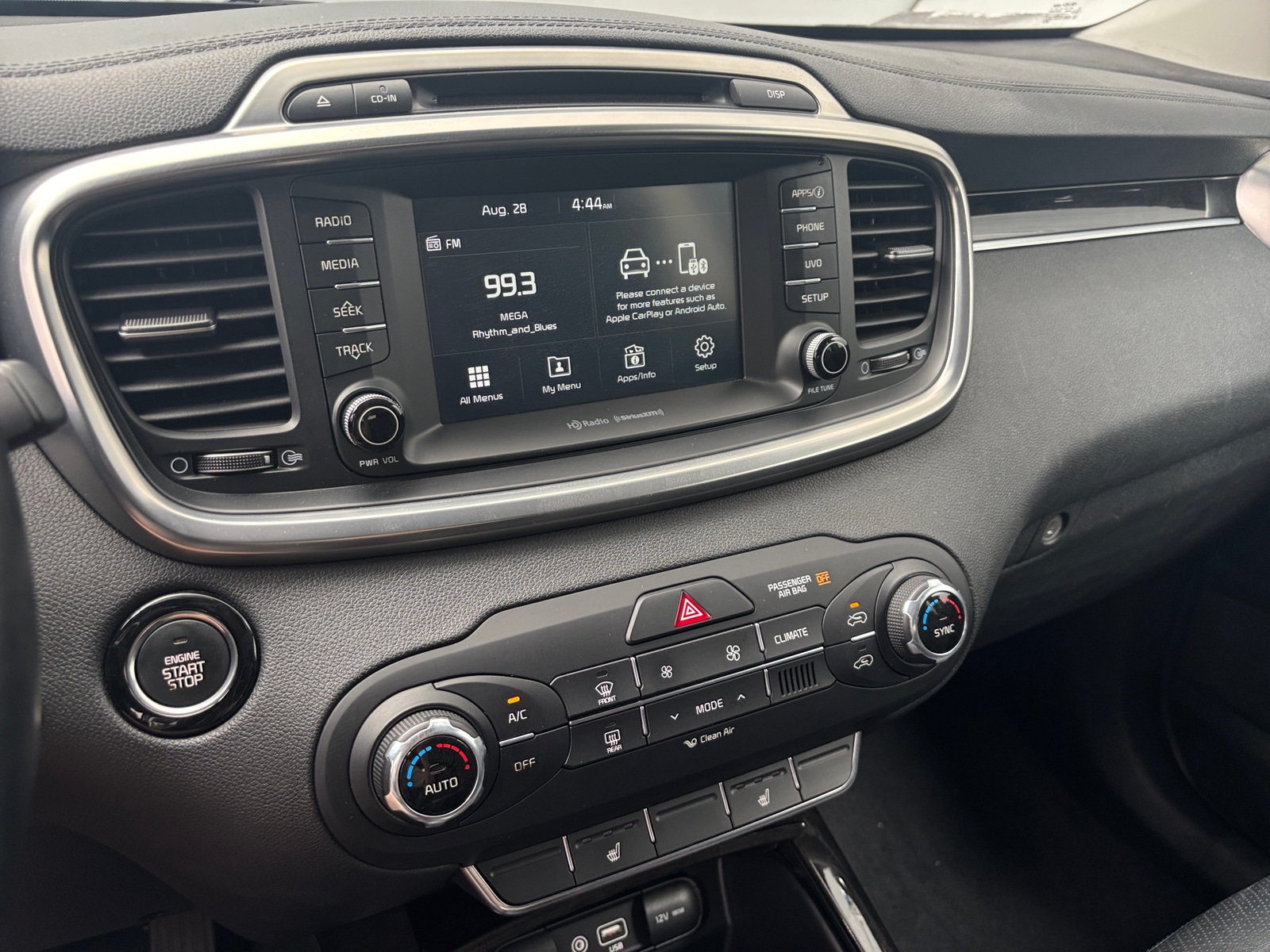 Thumbnail: 2017 Kia Sorento - 3