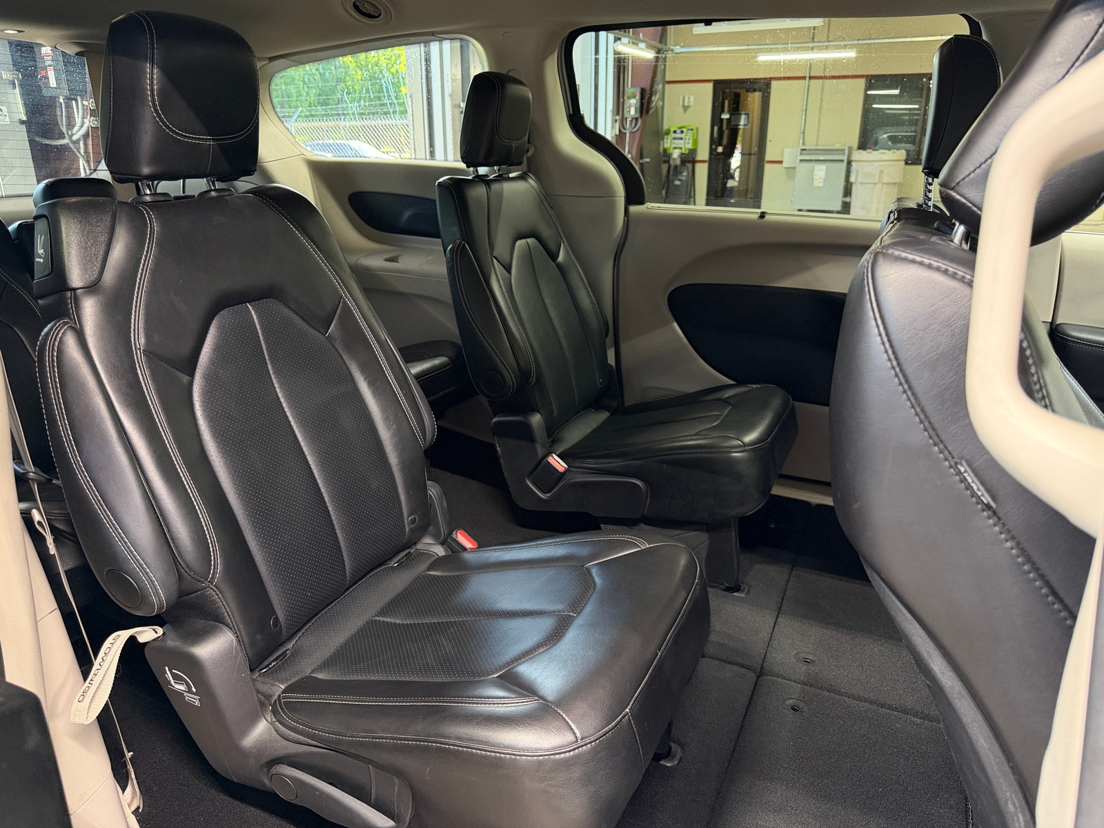 Thumbnail: 2024 Chrysler Pacifica - 5