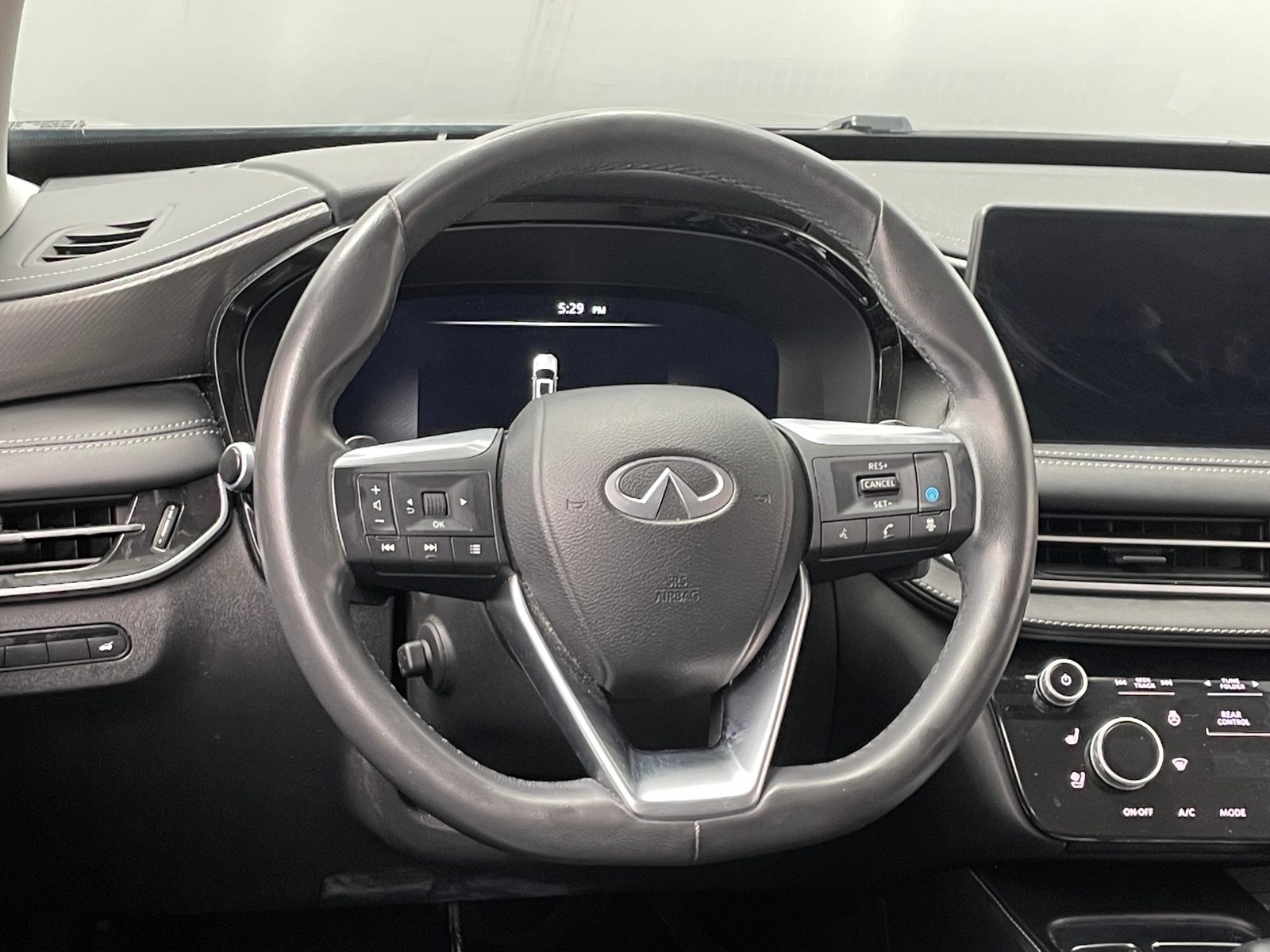 Thumbnail: 2023 INFINITI QX60 - 4