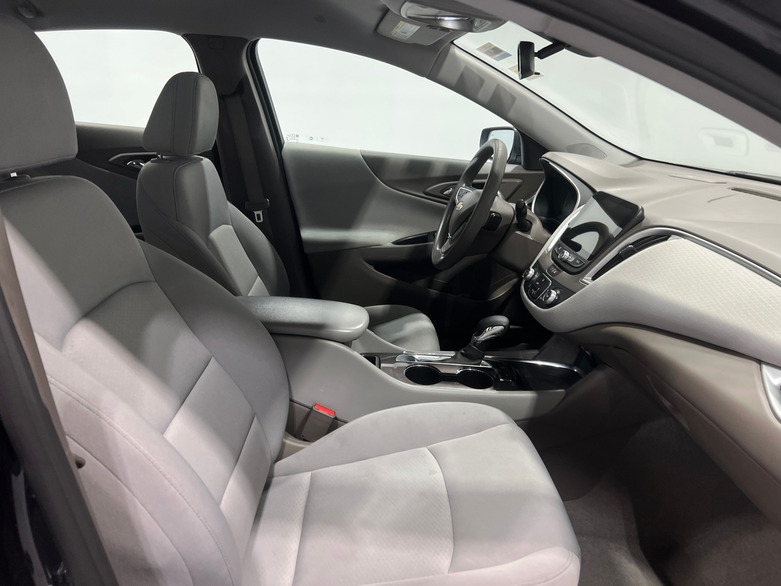 Thumbnail: 2022 Chevrolet Malibu - 2