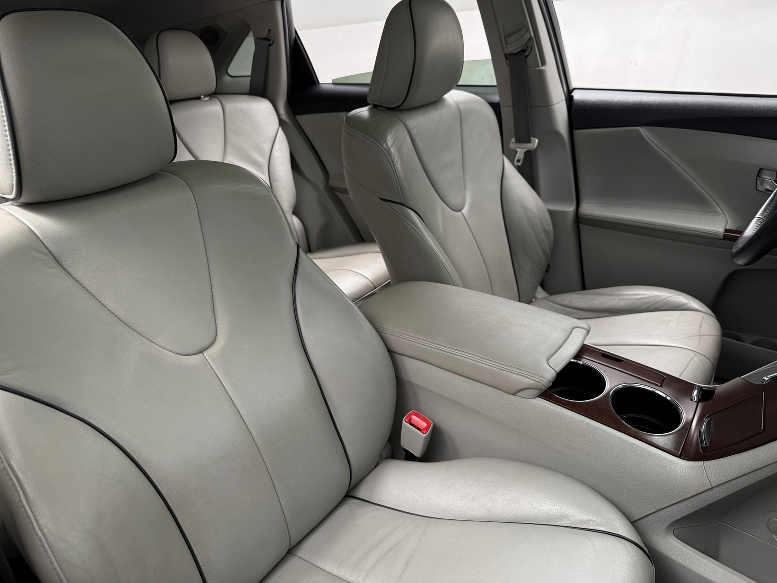 Thumbnail: 2011 Toyota Venza - 2