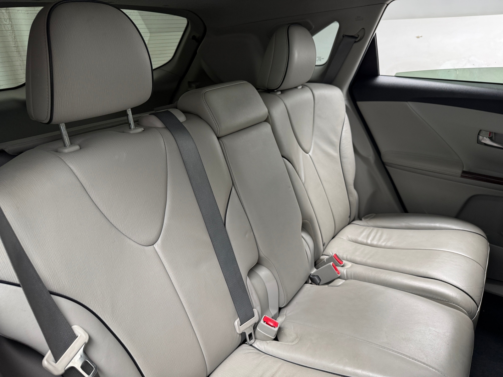 Thumbnail: 2011 Toyota Venza - 6