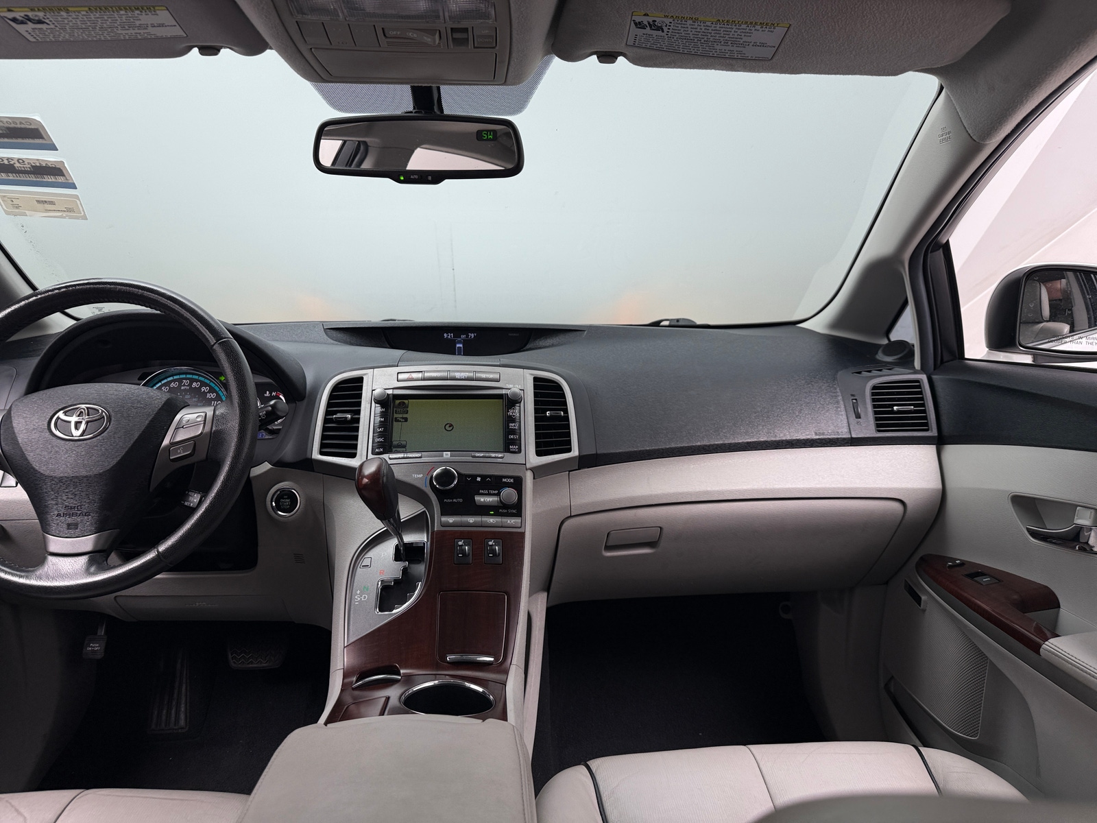 Thumbnail: 2011 Toyota Venza - 3