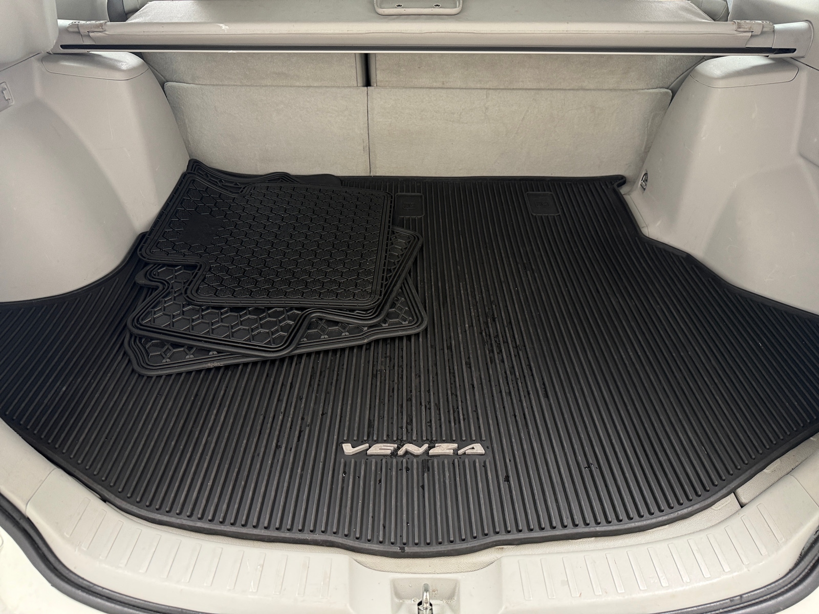 Thumbnail: 2011 Toyota Venza - 7