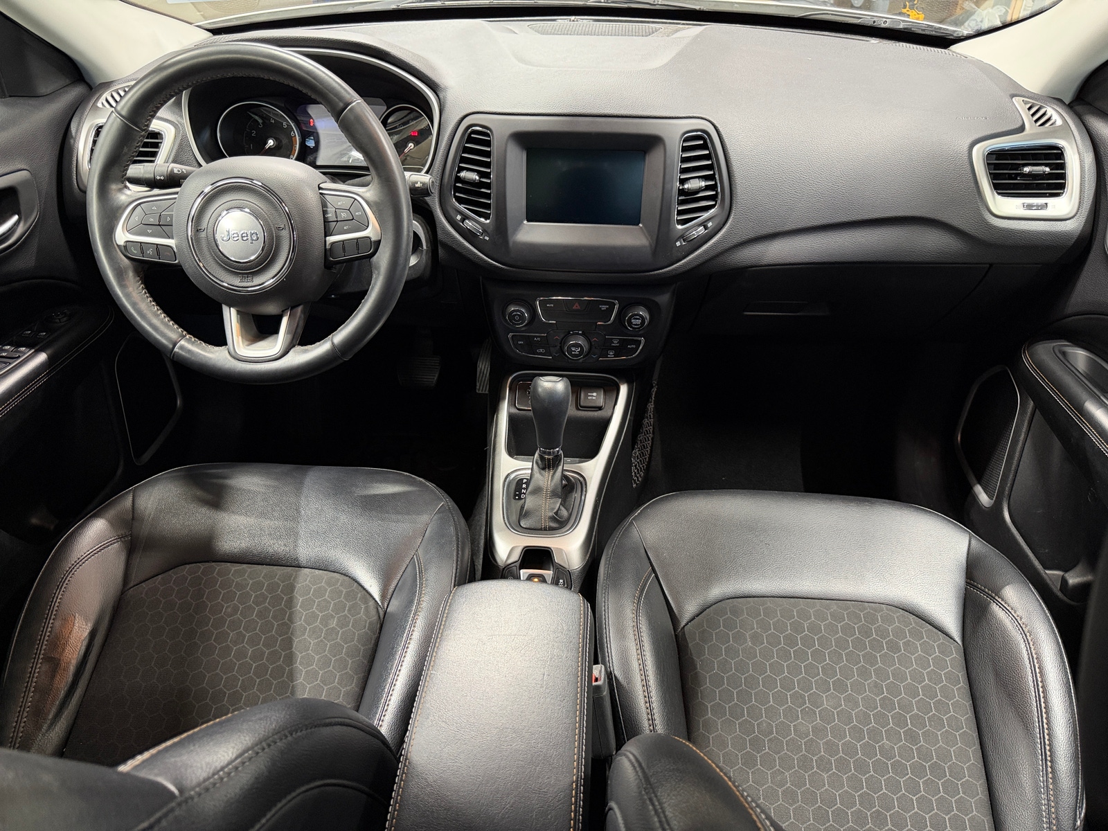 Thumbnail: 2018 Jeep Compass - 3