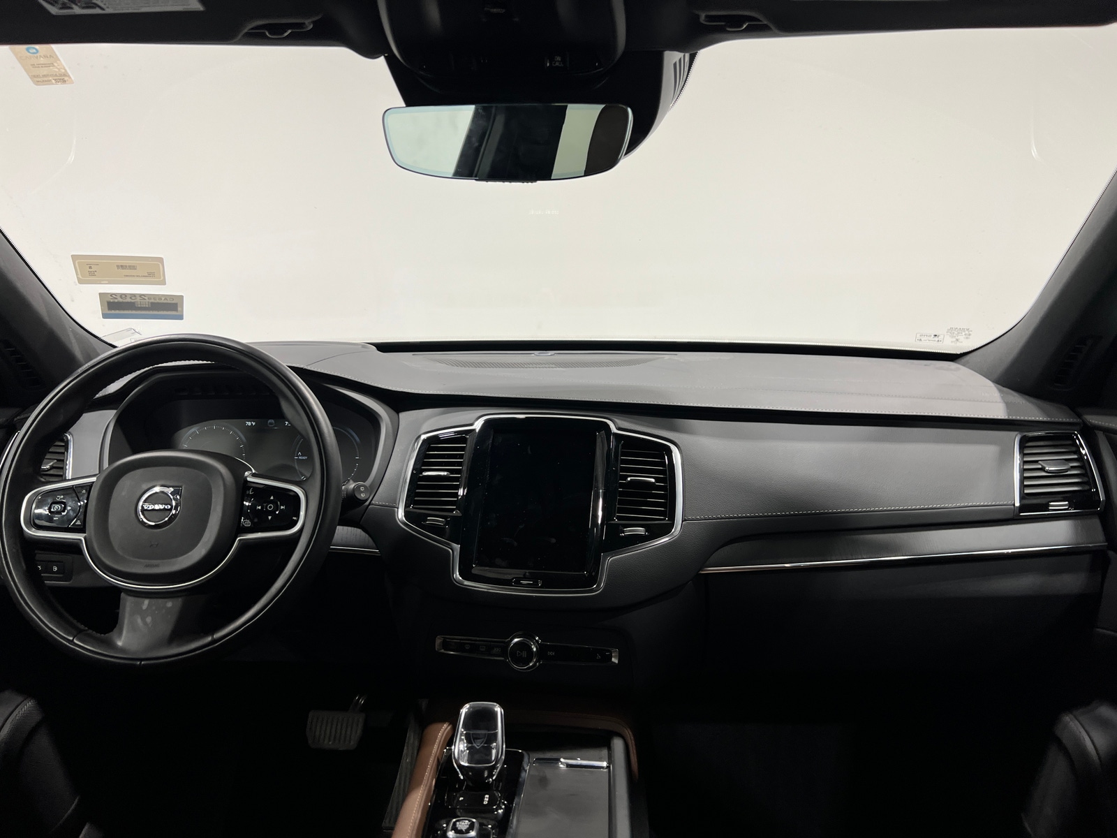 Thumbnail: 2022 Volvo XC90 - 3