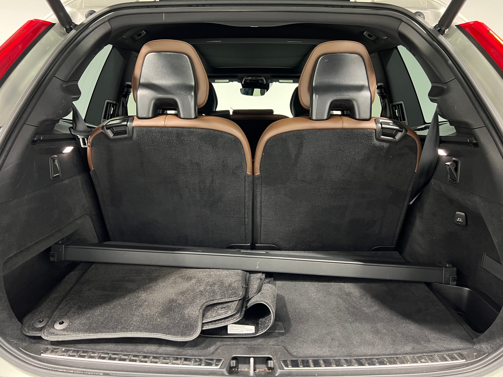 Thumbnail: 2022 Volvo XC90 - 7