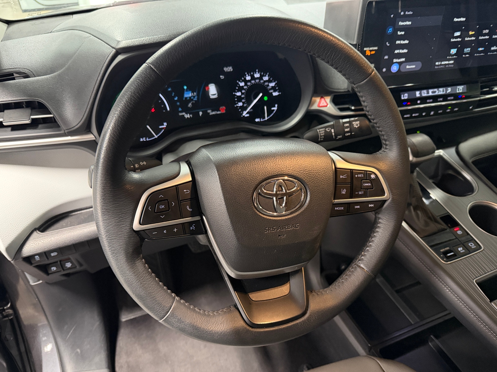 Thumbnail: 2025 Toyota Sienna - 4