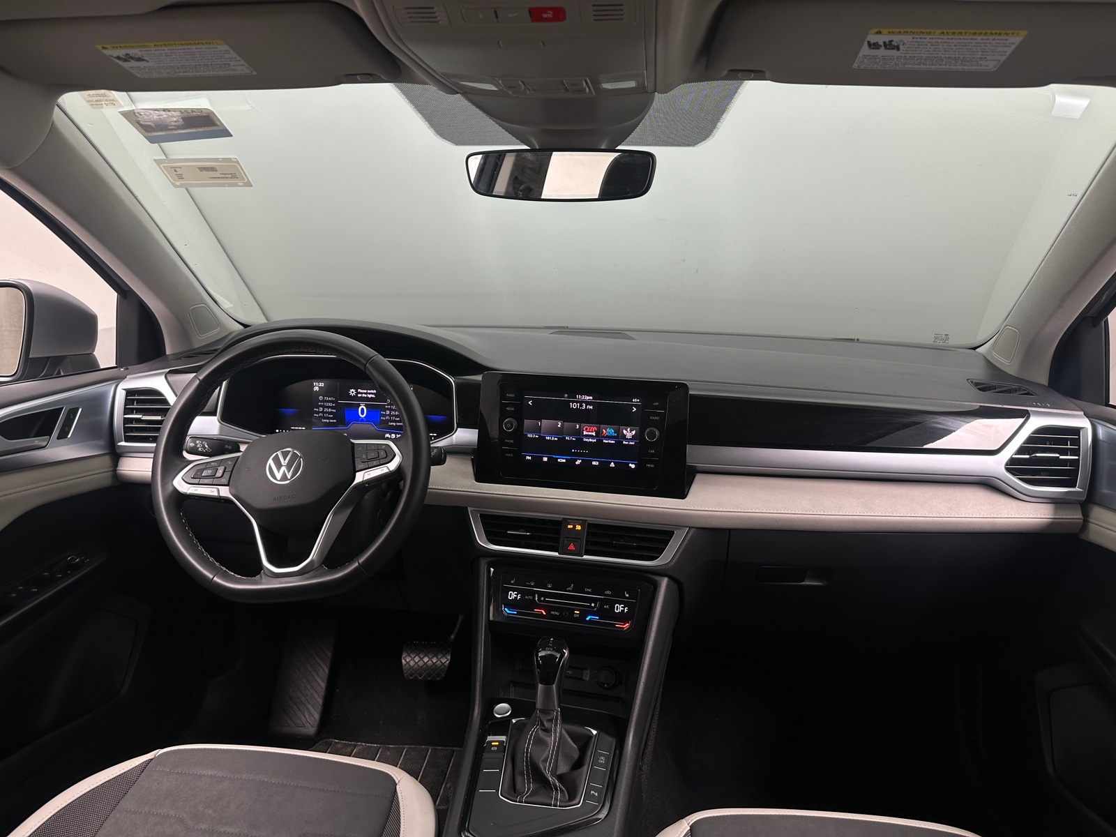 Thumbnail: 2025 Volkswagen Taos - 3