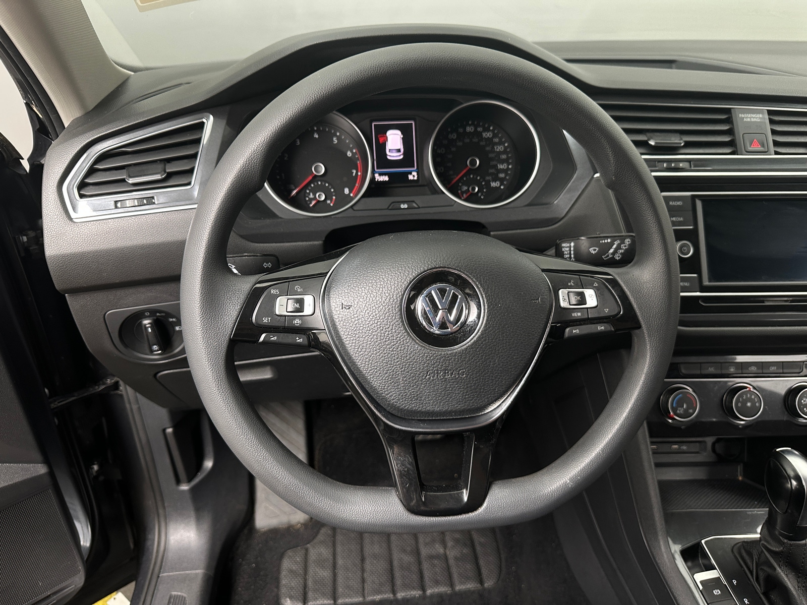 Thumbnail: 2020 Volkswagen Tiguan - 5