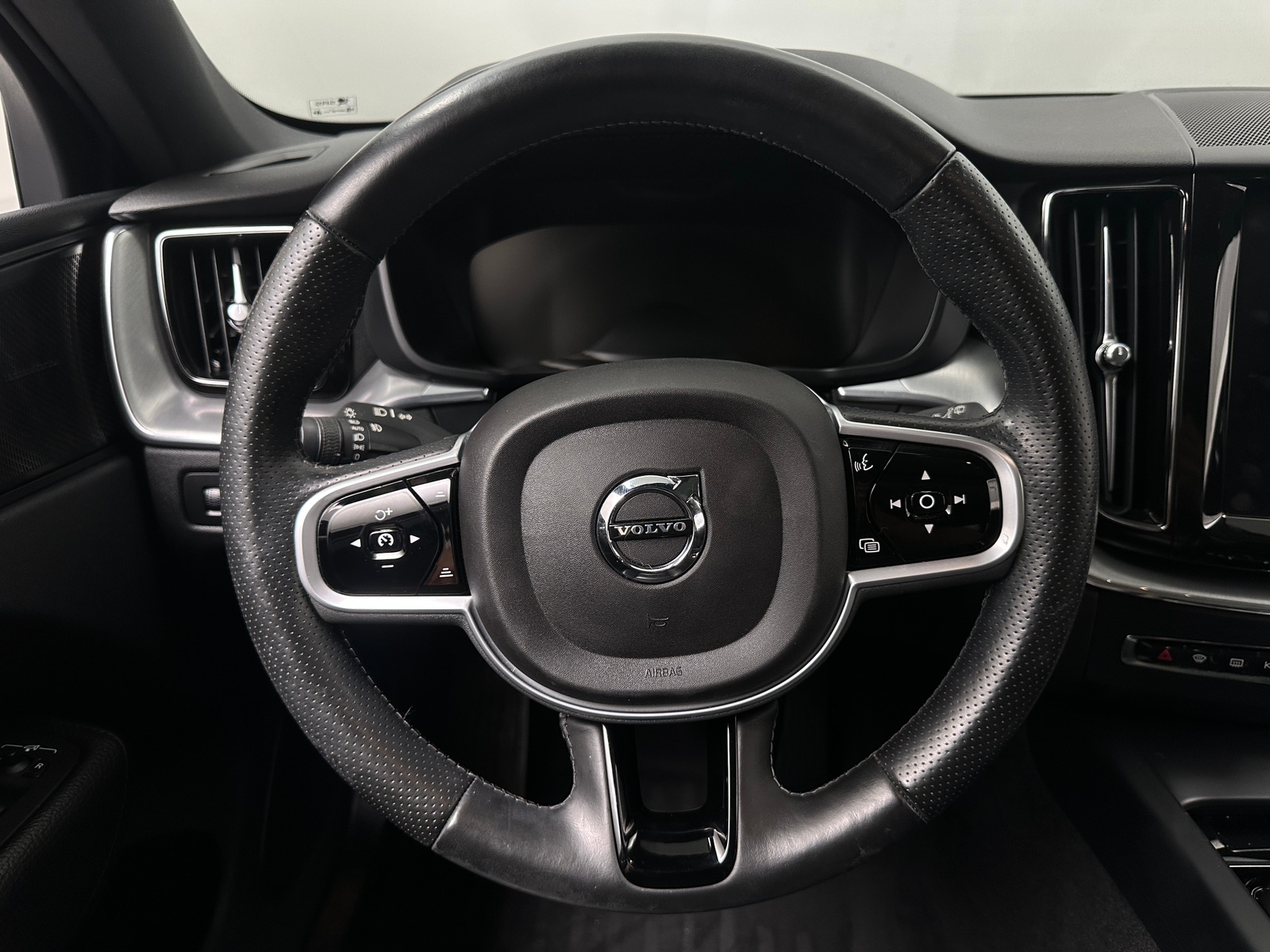 Thumbnail: 2019 Volvo XC60 - 5
