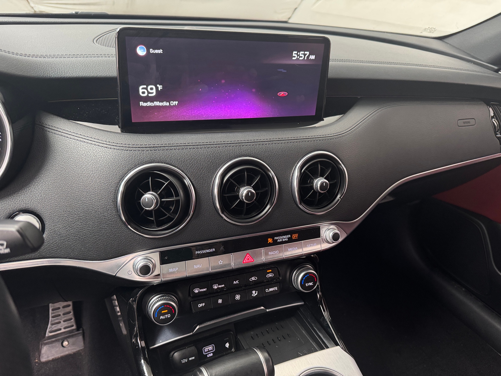 Thumbnail: 2022 Kia Stinger - 3