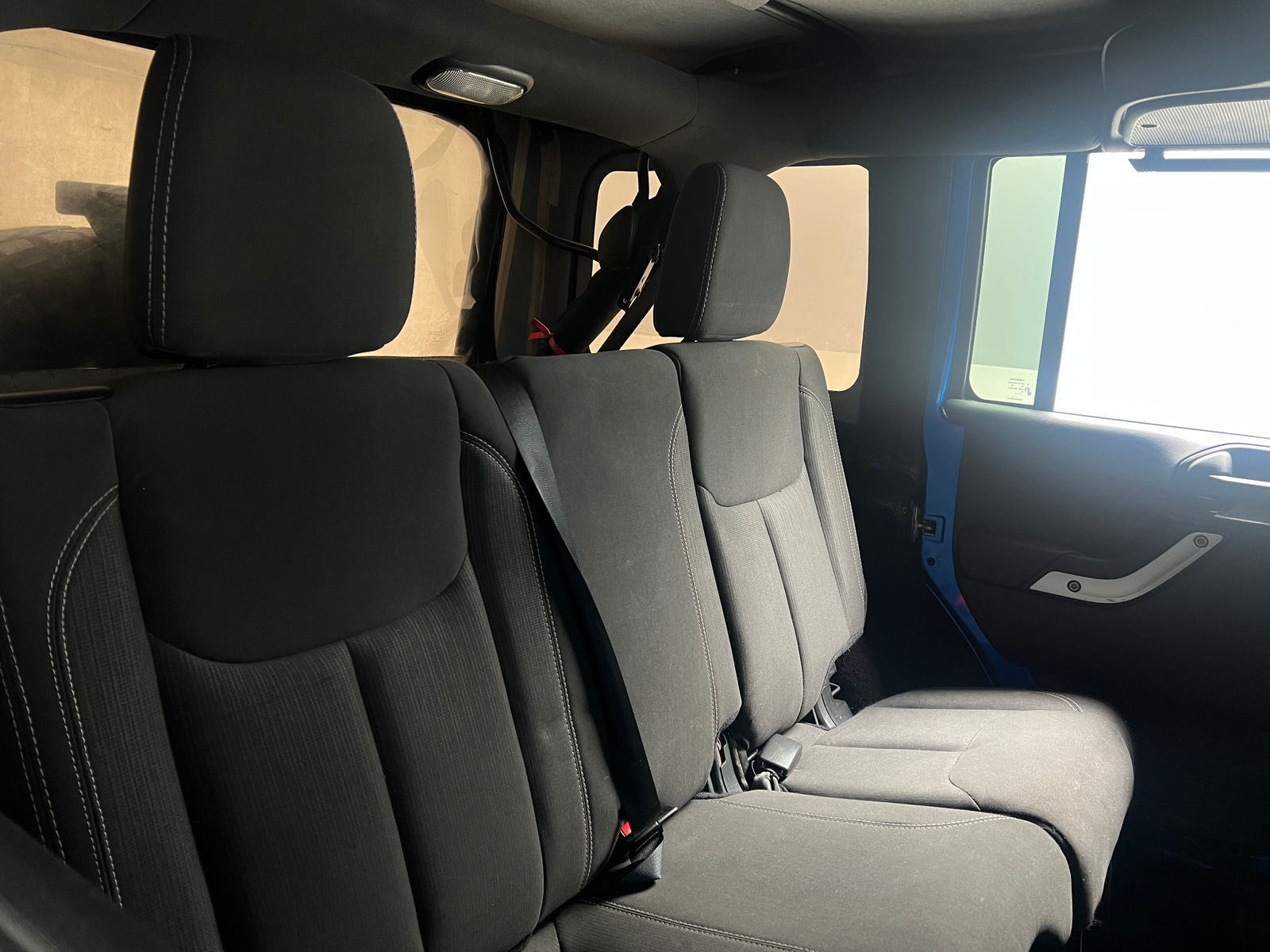 Thumbnail: 2016 Jeep Wrangler - 6